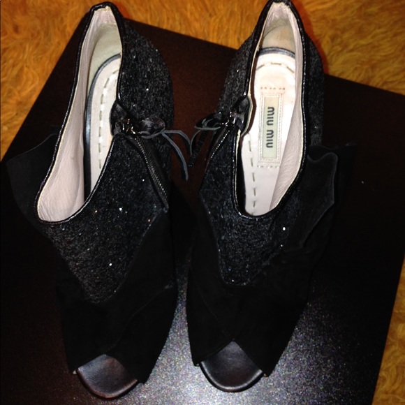 MIU MIU BLACK SPARKLE BOOTIES W SUEDE BOW - Picture 2 of 8